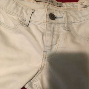 Low rise light blue jean